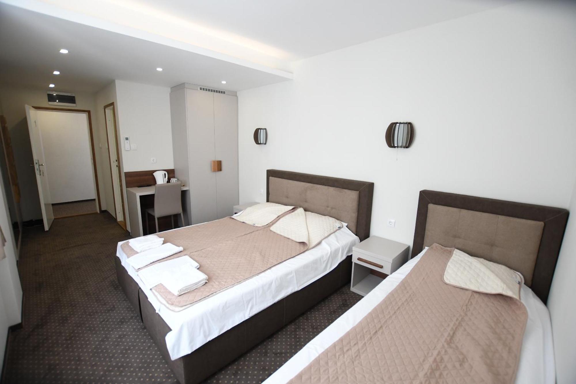 Atrijum Apartments And Rooms Kladovo Exterior photo