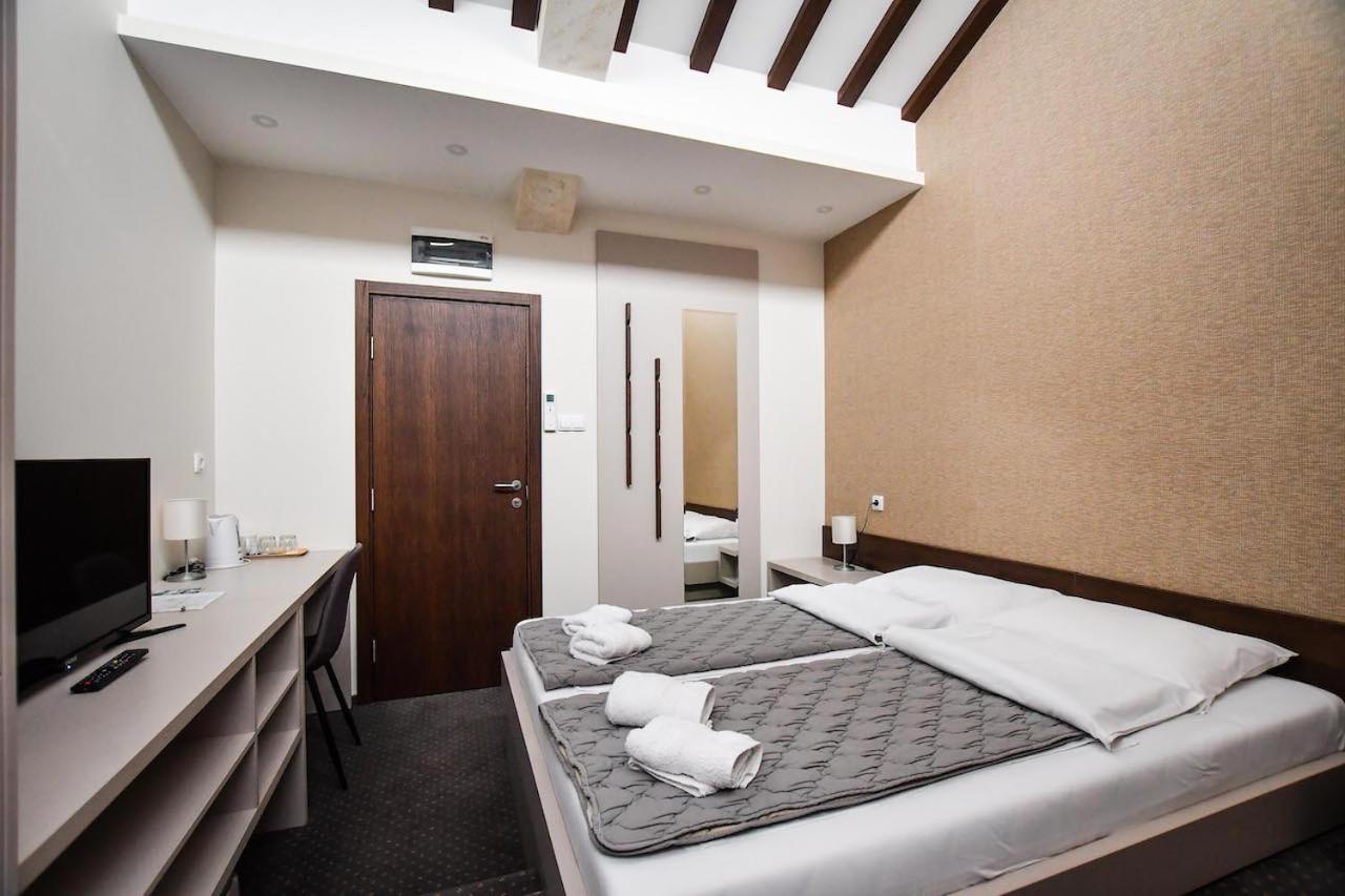 Atrijum Apartments And Rooms Kladovo Exterior photo