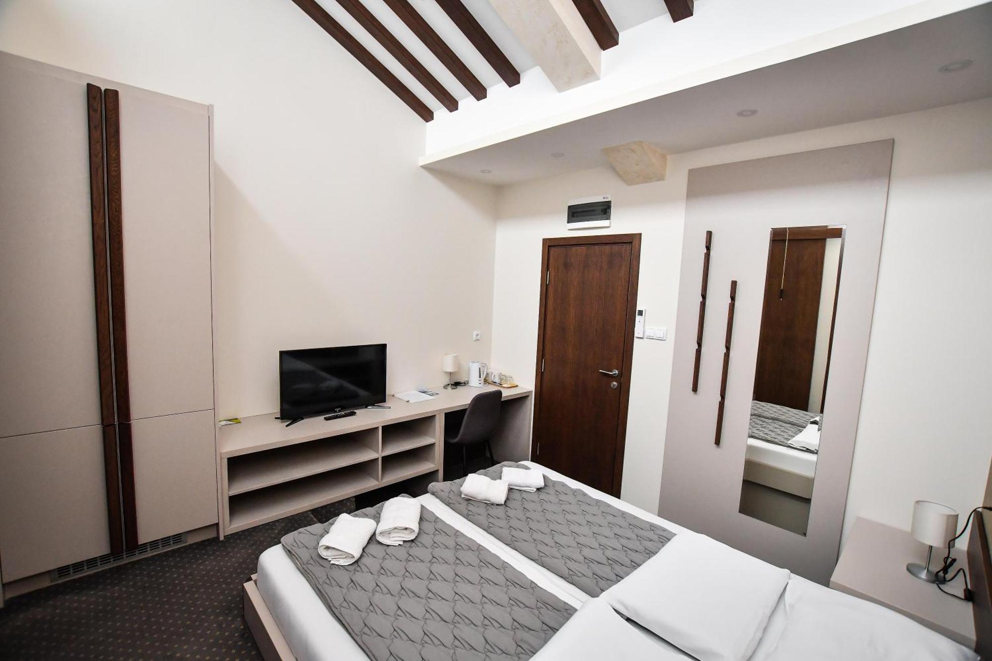 Atrijum Apartments And Rooms Kladovo Exterior photo